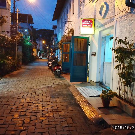 Spice Holidays Kochi Exterior foto