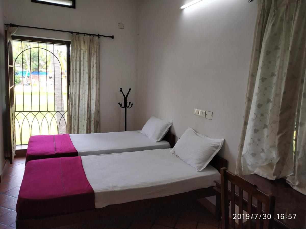 Spice Holidays Kochi Exterior foto